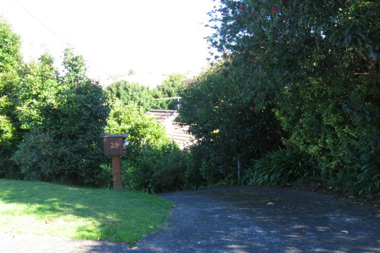 Photo of property in 25 Alwyn Avenue, Te Atatu South, Auckland, 0610