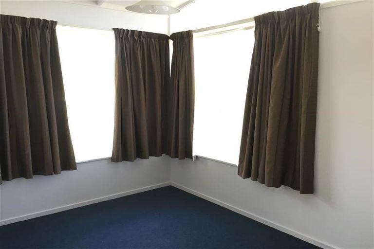 Photo of property in 51 Normanton Street, Glenfield, Auckland, 0629