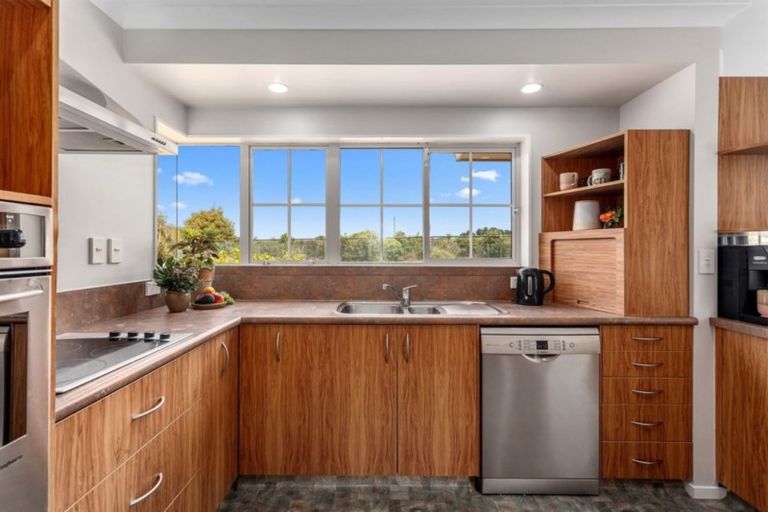 Photo of property in 24 Ohiwa Parade, Ohope, 3121