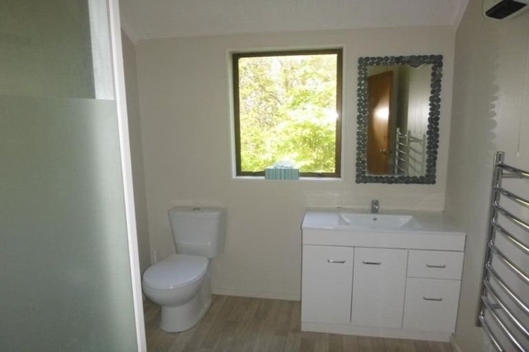 Photo of property in 6 Matuhi Street, Tirohanga, Lower Hutt, 5010