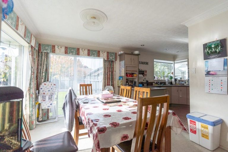 Photo of property in 1 Dresdan Court, Hokowhitu, Palmerston North, 4410