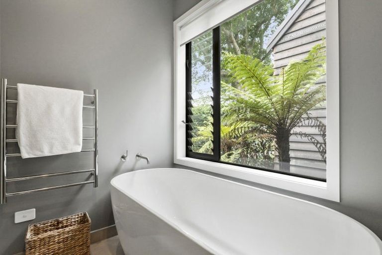 Photo of property in 162 Monument Road, Clevedon, Papakura, 2582