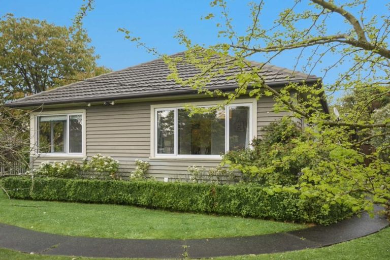 Photo of property in 49 Glenfield Crescent, Mairehau, Christchurch, 8052