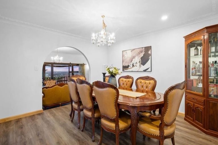 Photo of property in 37 Santa Monica Place, Goodwood Heights, Auckland, 2105