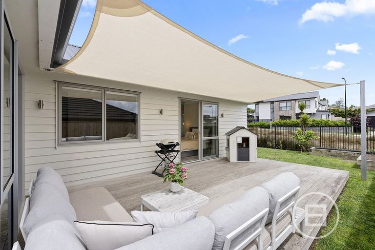 Photo of property in 52 Jane Maree Road, Kumeu, 0810