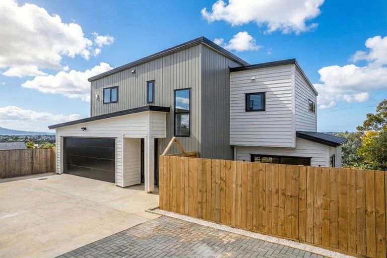 Photo of property in 39c Target Road, Totara Vale, Auckland, 0629