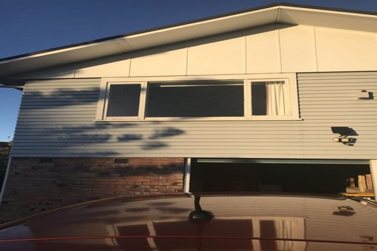 Photo of property in 19 Lyford Crescent, Sunnynook, Auckland, 0620