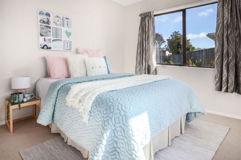 Photo of property in 41b Duncan Street, Tawa, Wellington, 5028