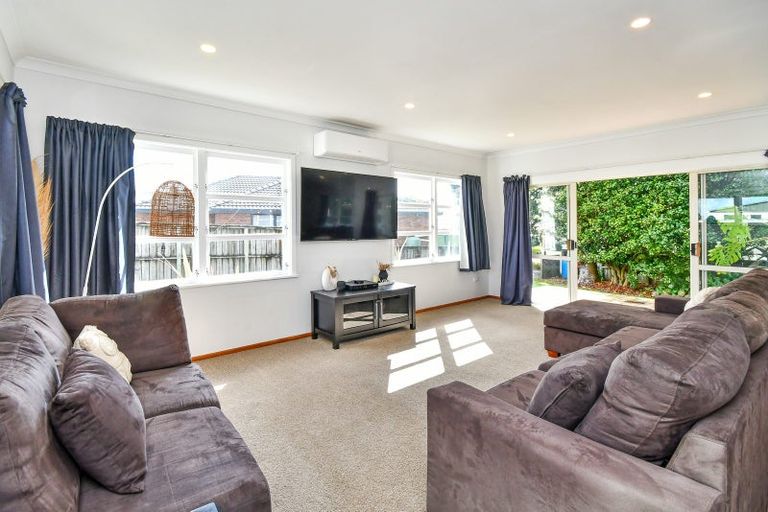 Photo of property in 15 Les Marston Place, Pukekohe, 2120