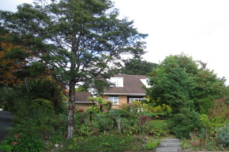 Photo of property in 14 Freemans Way, Pinehaven, Upper Hutt, 5019