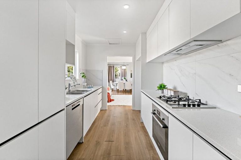Photo of property in 34 Cassino Street, Bayswater, Auckland, 0622