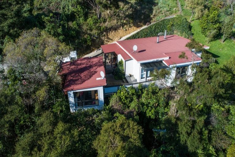 Photo of property in 13 Arthur Crescent, Waikawa, Picton, 7220