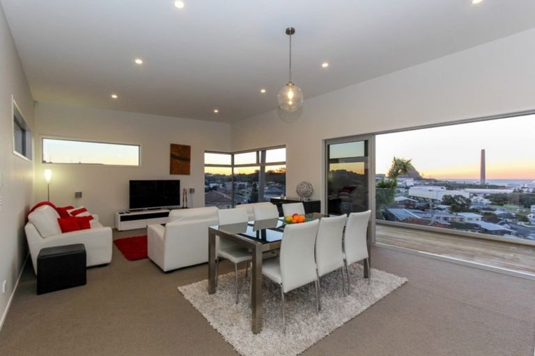 Photo of property in 5a Mission Street, Moturoa, New Plymouth, 4310
