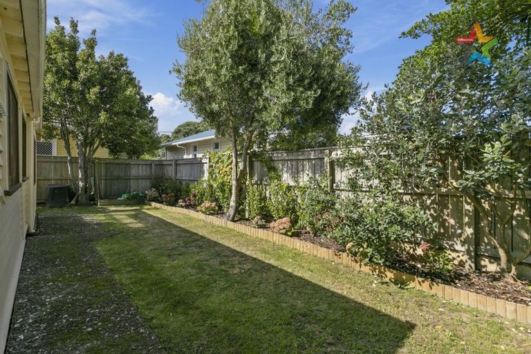 Photo of property in 17 Pirie Crescent, Moera, Lower Hutt, 5010
