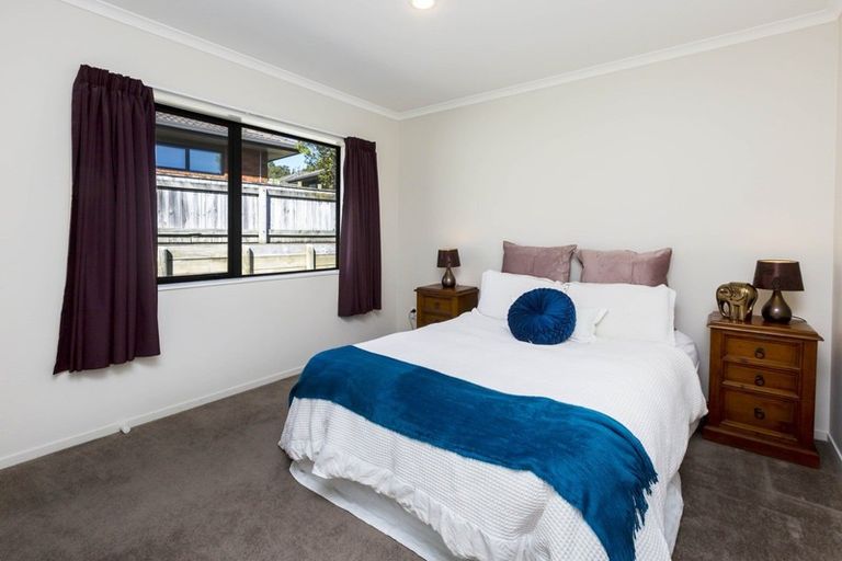 Photo of property in 50 King Charles Drive, Kingsley Heights, Upper Hutt, 5018