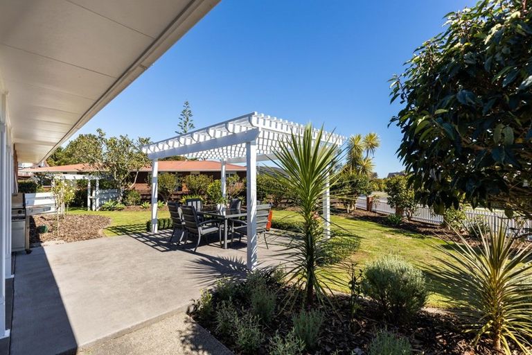 Photo of property in 51 Manu Crescent, Upper Vogeltown, New Plymouth, 4310