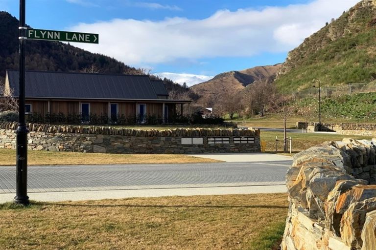 Photo of property in 11 Flynn Lane, Arrowtown, 9302