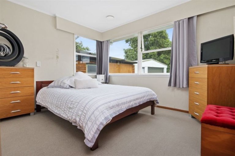 Photo of property in 11 Halberg Street, Papakura, 2110