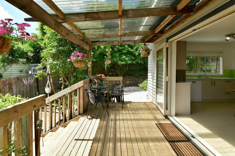 Photo of property in 2/596 Whangaparaoa Road, Stanmore Bay, Whangaparaoa, 0932