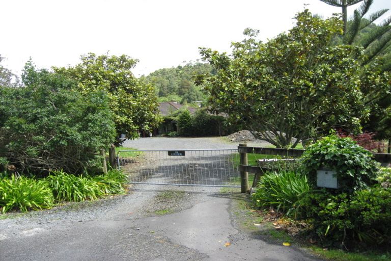 Photo of property in 357 Kauri View Road, Opaheke, Papakura, 2584