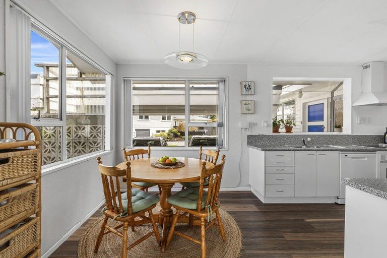 Photo of property in 3 Kimball Place, Johnsonville, Wellington, 6037