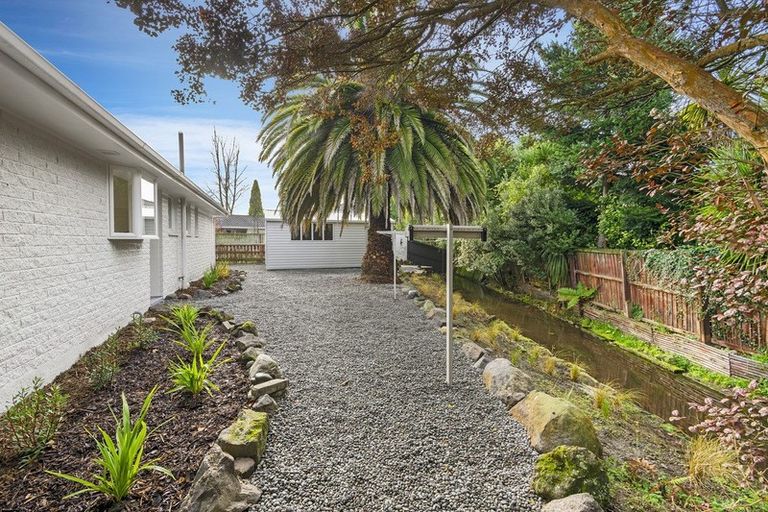 Photo of property in 6b Kaputone Place, Belfast, Christchurch, 8051