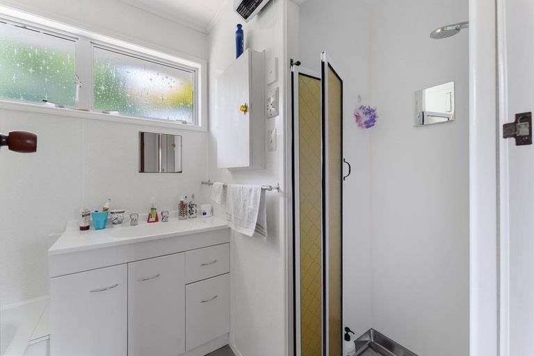 Photo of property in 21 Ambury Place, Merrilands, New Plymouth, 4312