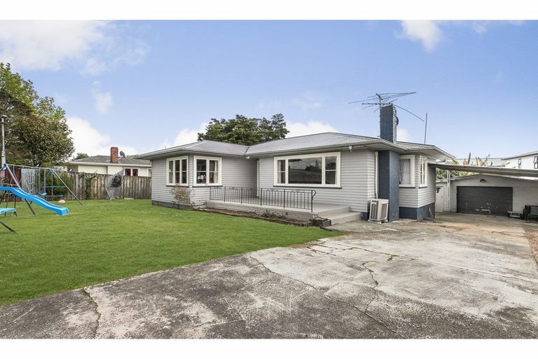 Photo of property in 18 Adams Road, Manurewa, Auckland, 2102