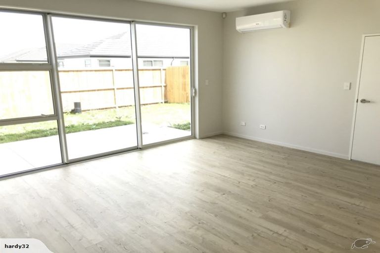 Photo of property in 14 Kapia Drive, Takanini, 2112