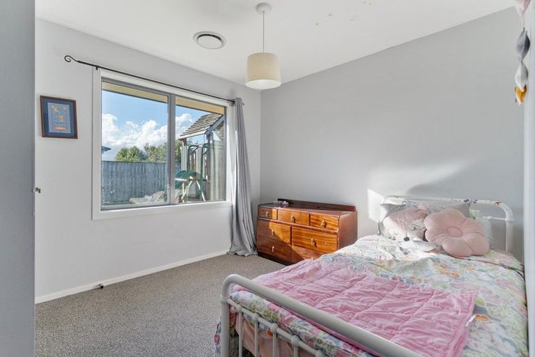 Photo of property in 6 Austin Reid Avenue, Carterton, 5713
