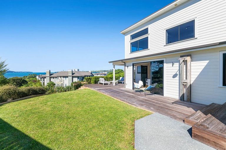 Photo of property in 9 Koru Place, Snells Beach, 0920