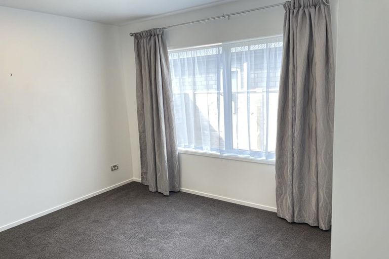 Photo of property in 6b Kirk Street, Waiuku, 2123