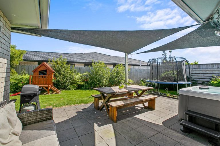 Photo of property in 15a Frederick Place, Whalers Gate, New Plymouth, 4310