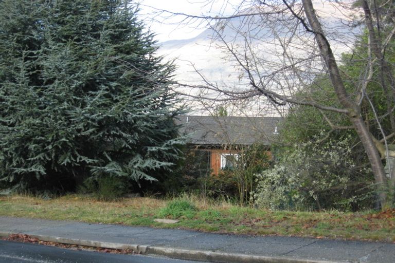 Photo of property in 85 Arawata Terrace, Sunshine Bay, Queenstown, 9300