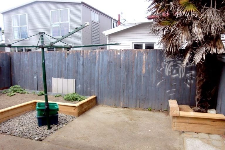 Photo of property in 2/72 Nursery Road, Phillipstown, Christchurch, 8011