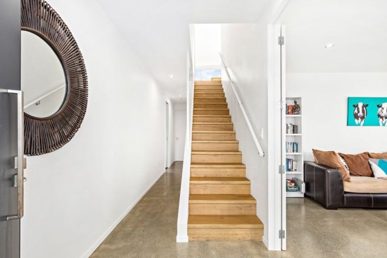 Photo of property in 10 Te Mauri Place, Omaha, 0986