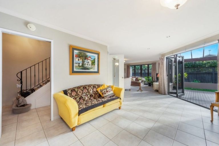 Photo of property in 6a Riverview Terrace, Fairfield, Hamilton, 3214