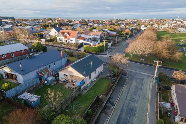 Photo of property in 72 Avenue Road, West End, Timaru, 7910