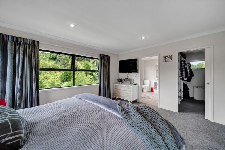 Photo of property in 13 Te Arakete Place, Hurworth, New Plymouth, 4310