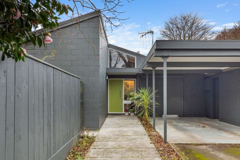 Photo of property in 42 Ihaka Street, Hokowhitu, Palmerston North, 4410