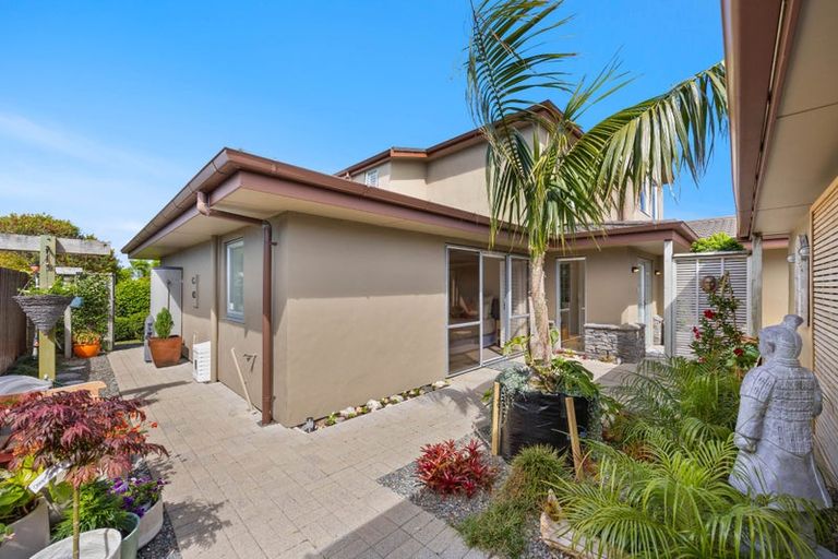 Photo of property in 3 Pounamu Place, Shelly Park, Auckland, 2014