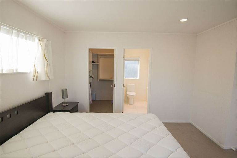 Photo of property in 8 Amberwood Drive, Northpark, Auckland, 2013