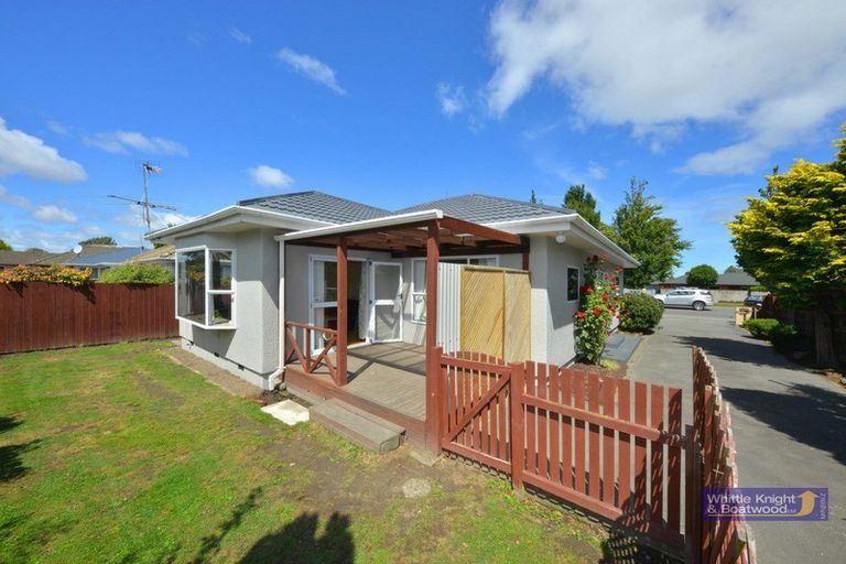 Photo of property in 1/104 Yaldhurst Road, Sockburn, Christchurch, 8042