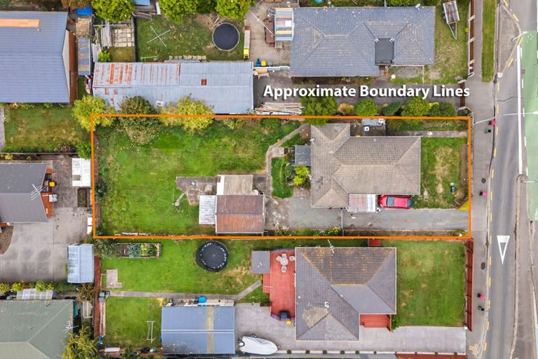 Photo of property in 412 Main North Road, Redwood, Christchurch, 8051