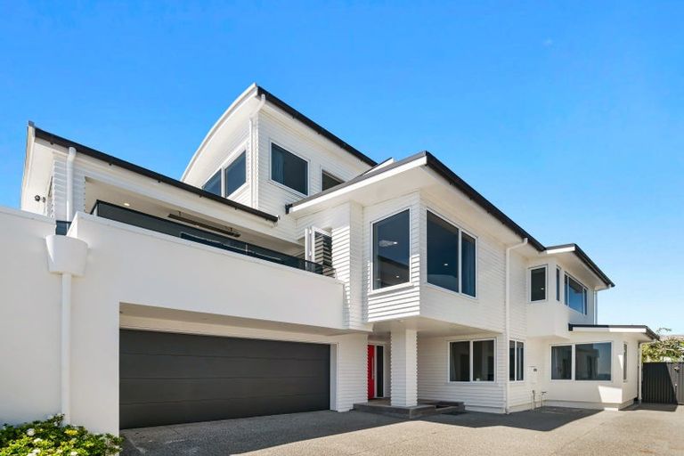 Photo of property in 203 Marine Parade, Mount Maunganui, 3116