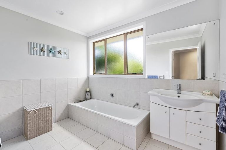 Photo of property in 1137 Port Albert Road, Port Albert, Wellsford, 0973