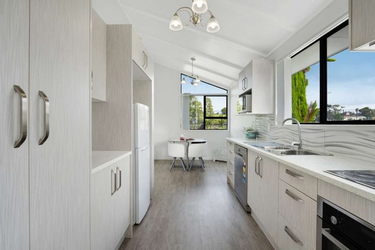 Photo of property in 429 Bucklands Beach Road, Bucklands Beach, Auckland, 2012