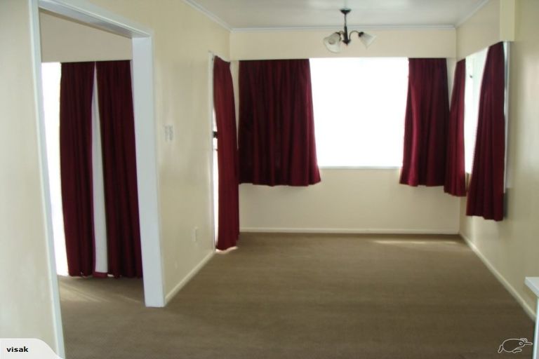 Photo of property in 90 Edgewater Drive, Pakuranga, Auckland, 2010
