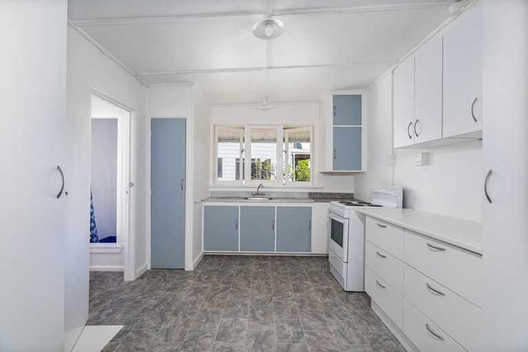 Photo of property in 24 Captain Cook Road, Cooks Beach, Whitianga, 3591