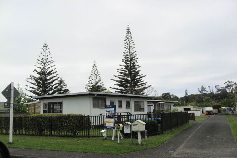 Photo of property in 2/75 The Circle, Manly, Whangaparaoa, 0930